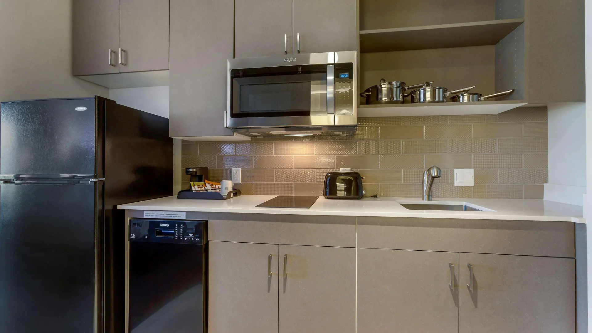 Best Western Plus Executive Residency Phoenix North Happy Valley Hotel